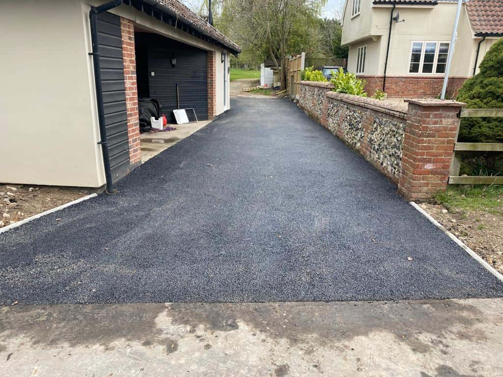 This is a newly installed tarmac driveway. All works carried out by Sheppey Driveways