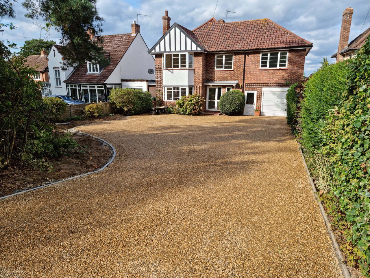 This is a newly installed tar and chip driveway installed by Sheppey Driveways